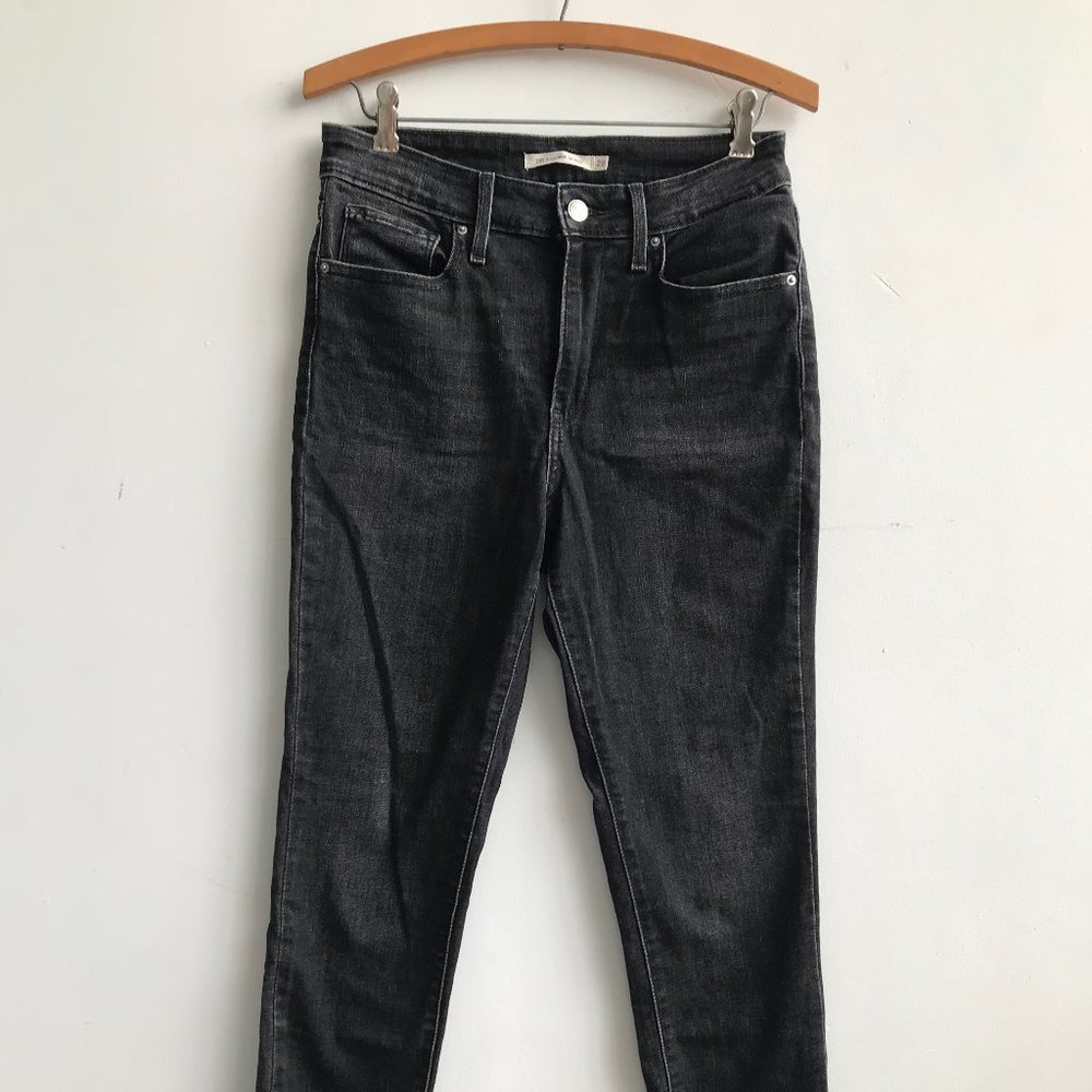 Levi's 721 High Rise Skinny Jeans in Washed Black